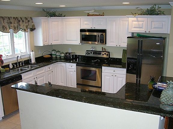 5th image of 9701 Village Ln Unit 4