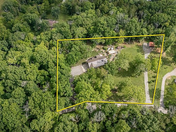 5th image of 812 Tanglewood Dr