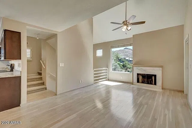3 bed, 2.0 bath, 1403 sqft, $3,000 — Photo 4