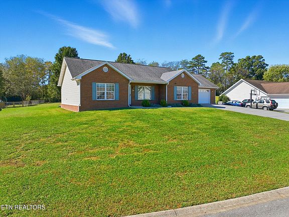 3rd image of 140 Keylee Ln