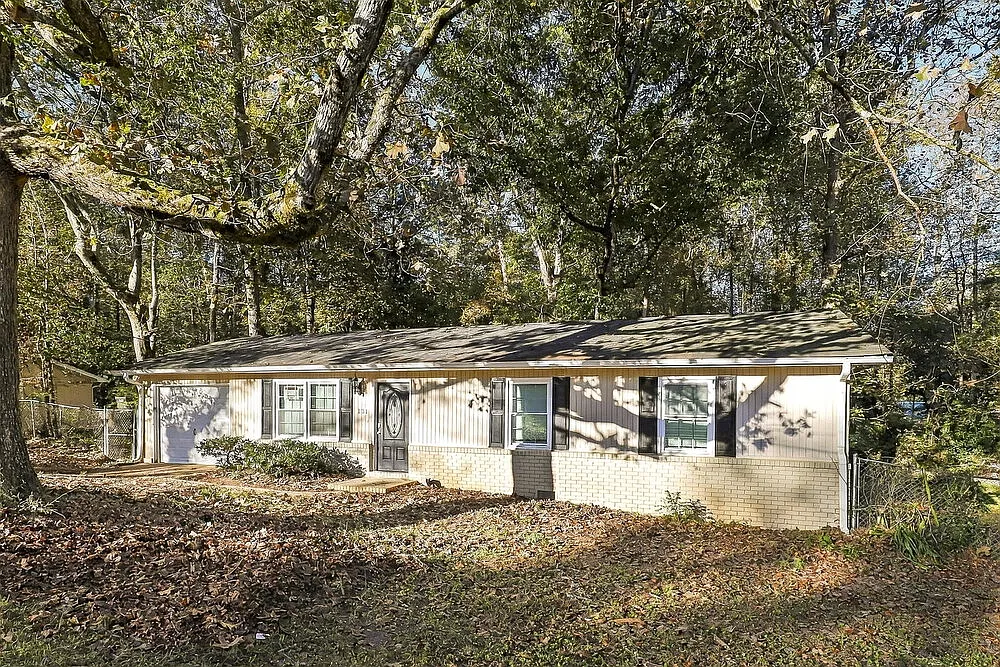 3 bed, 1.5 bath, 1248 sqft, $1,515 — Photo 1