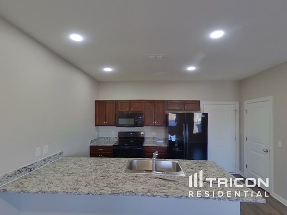 4th image of 2243 Lismore Dr