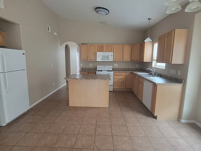 4817 Camino Dos Vidas — Photo 2