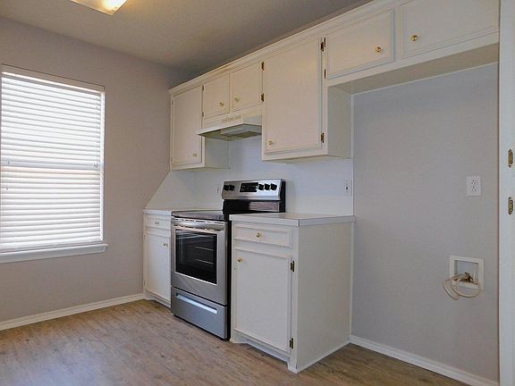 2nd image of 2206 95th St