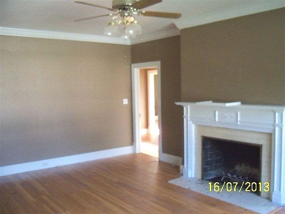 2nd image of 215 N Baker St