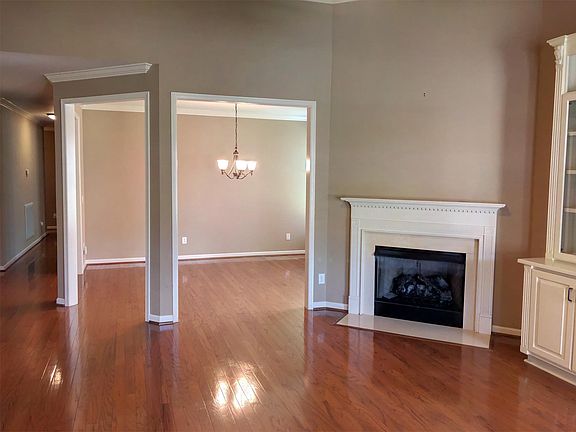 5th image of 2907 Blossom Park Dr SE