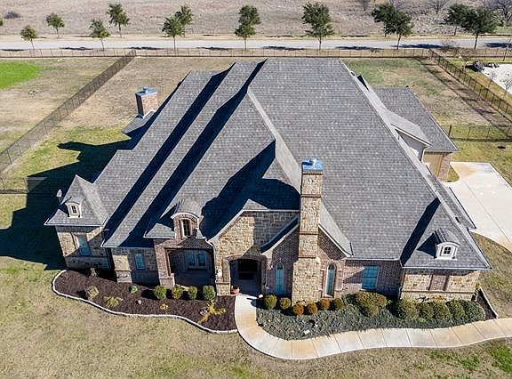 2nd image of 240 Bearclaw Cir