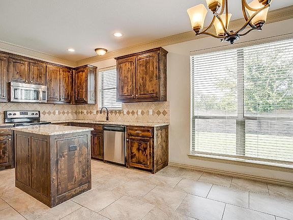 4th image of 398 Spyglass Dr
