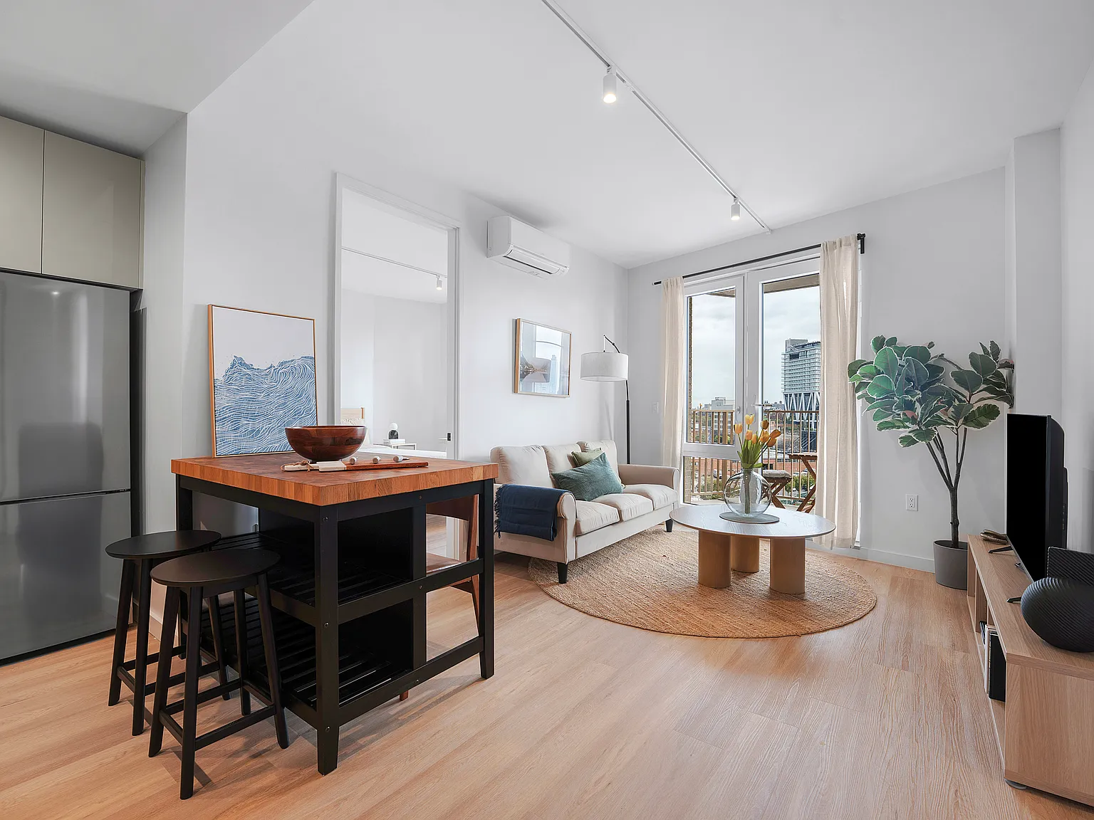 16 West Street — Photo 1