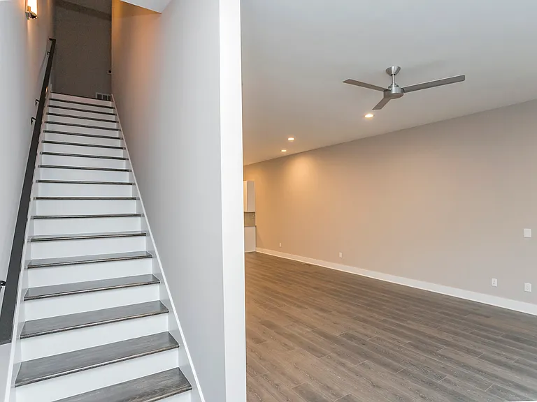 333 Douglas Ave — Photo 12