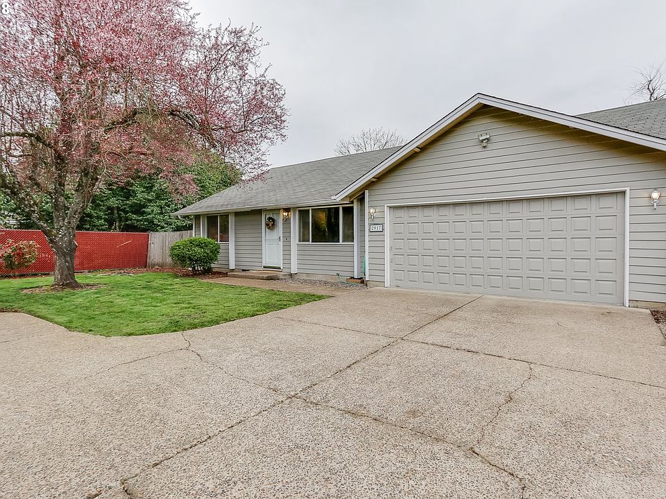 1st image of 2917 Applewood Ln