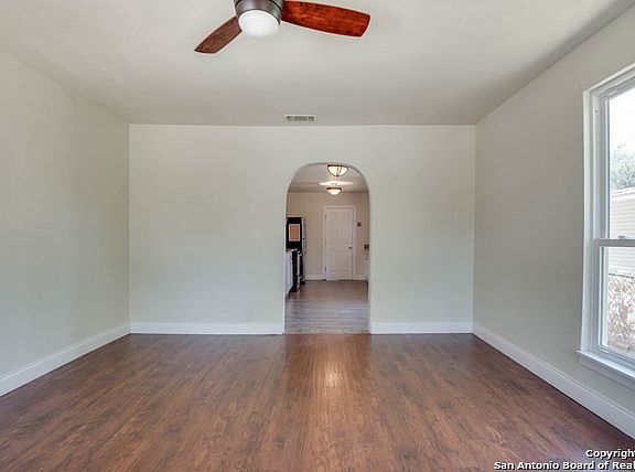 5th image of 2122 W Wildwood Dr