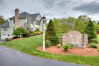 2nd image of 33 Hawthorne Rd