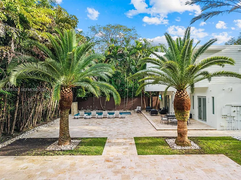 3917 S Le Jeune Rd — Photo 131