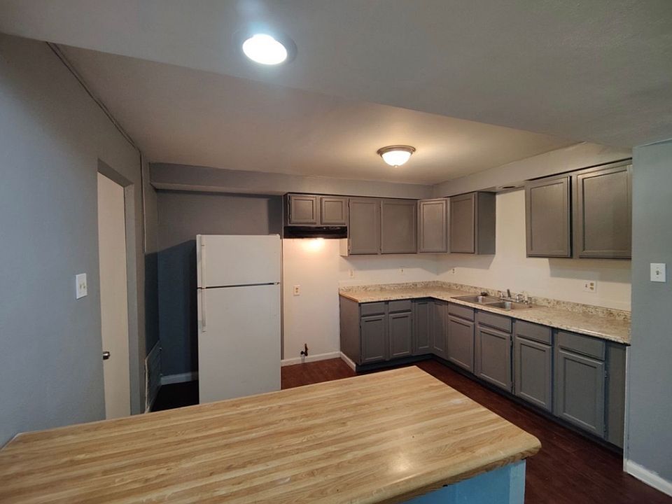 1st image of 8415 Chalons Ct