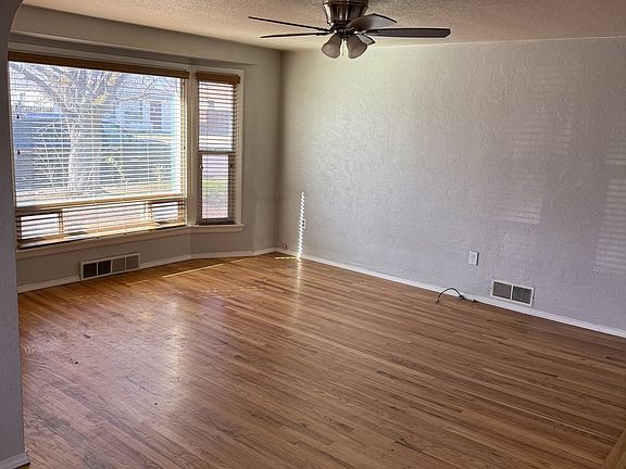 4th image of 225 SW 7th Pl