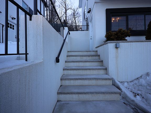 2nd image of 802 Van Duzer St #1