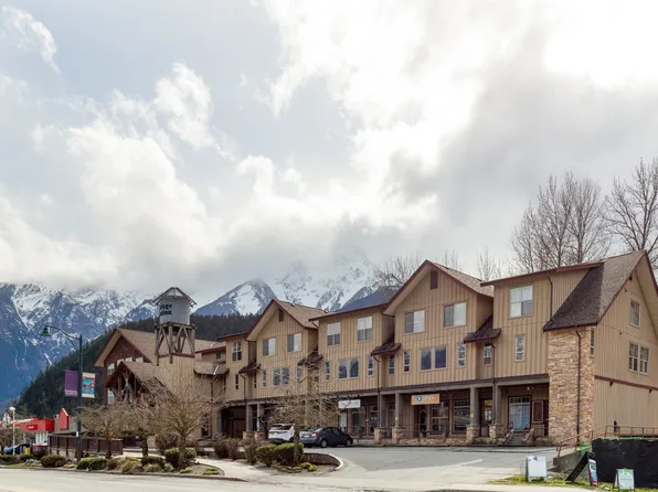 1436 Portage Rd #204, Pemberton, BC V0N 2L1