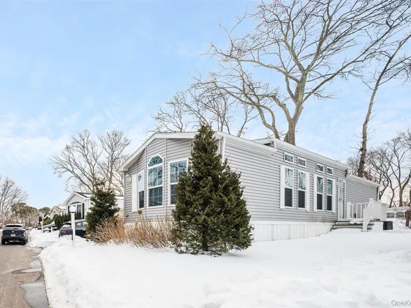 1661 Old Country Road #181 Glynwood, Riverhead, NY 11901