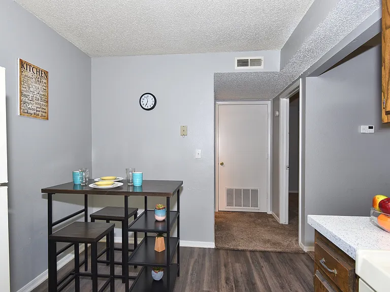 Berwick Apartments — Photo 10