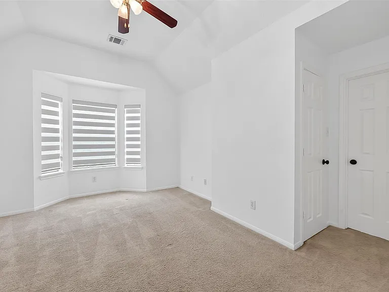 1311 Rene Ct — Photo 32