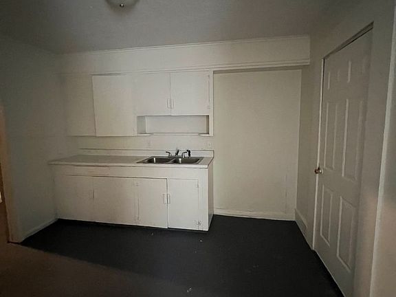 3rd image of 2917 Common St #B