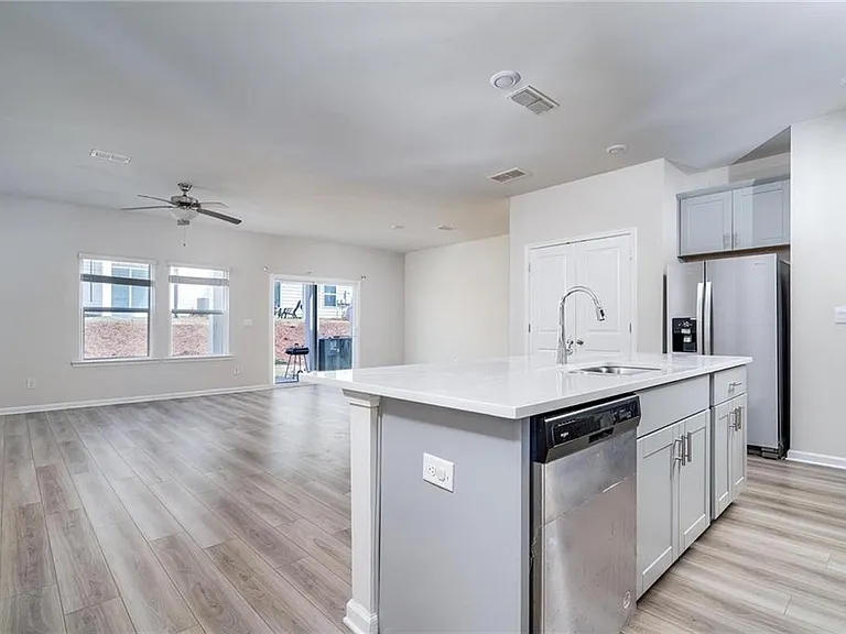 1472 Villageside Ct — Photo 9