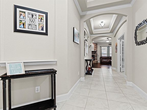 5th image of 228 Prairie Oak Ct