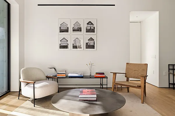 Living room, photo 1