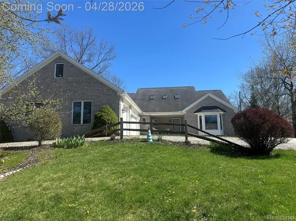 3630 S Shimmons Cir, Auburn Hills, MI 48326