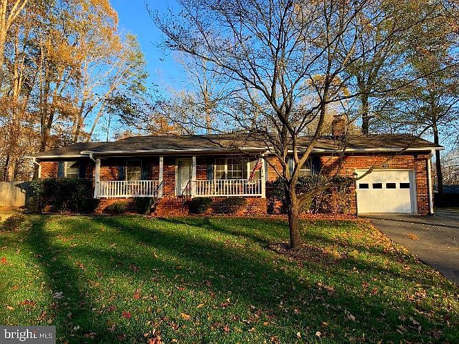 1st image of 4 Hamlin Dr