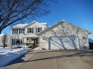 3201 S Blueberry Ln, Appleton, WI 54915