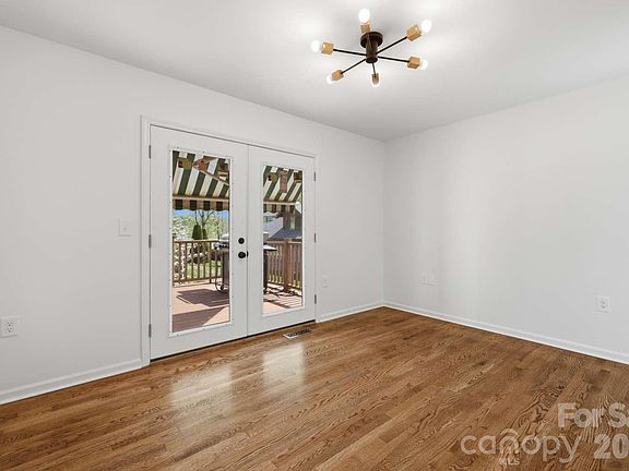 5th image of 3811 Pinecrest Dr NE