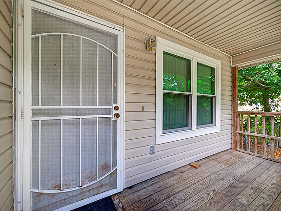 5th image of 6010 Woodview Dr