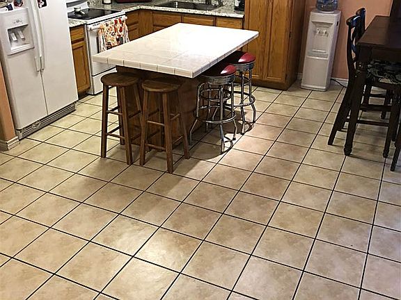 4th image of 109 Saint Julia Ct