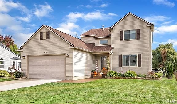 2nd image of 354 Ivylawn Dr