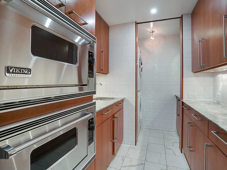 355 E 72nd St #1 — Photo 5