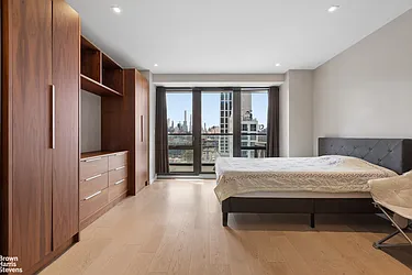 42-50 27th Street, #8D