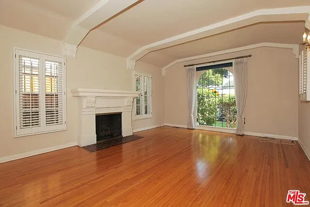 2 bed, 2.0 bath, 1583 sqft, $6,500 — Photo 3