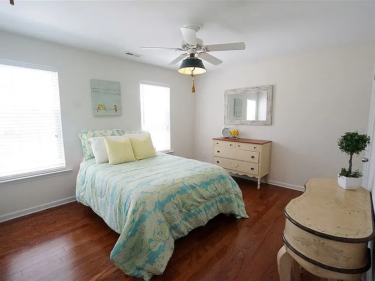 2405 Bay Harbor Dr — Photo 13