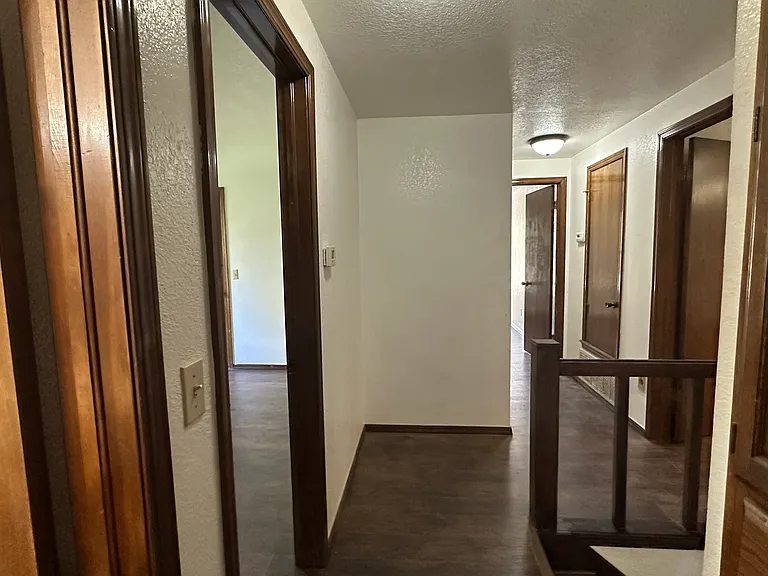 1145 Robin Hood Ln — Photo 21