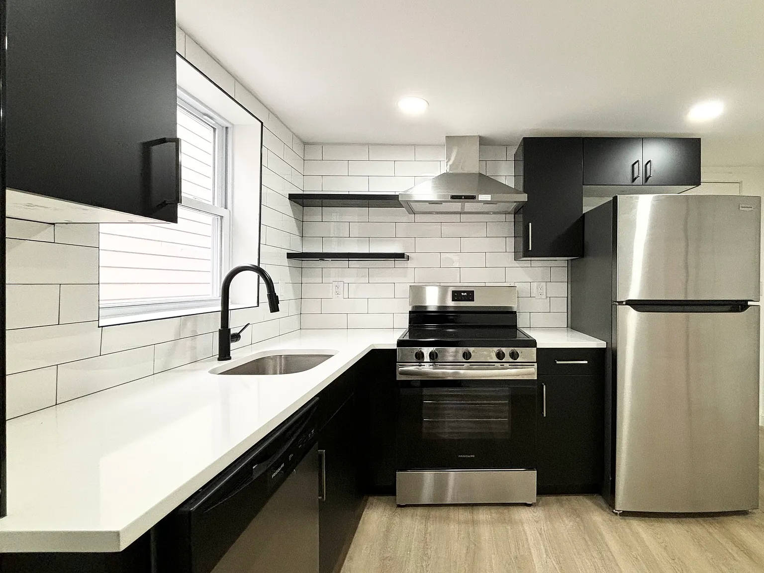 1 bed, 684 sqft, $2,150 — Photo 2