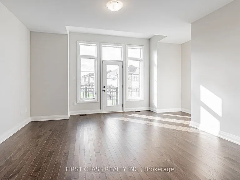 15 Kenneth Campbell Ct — Photo 23