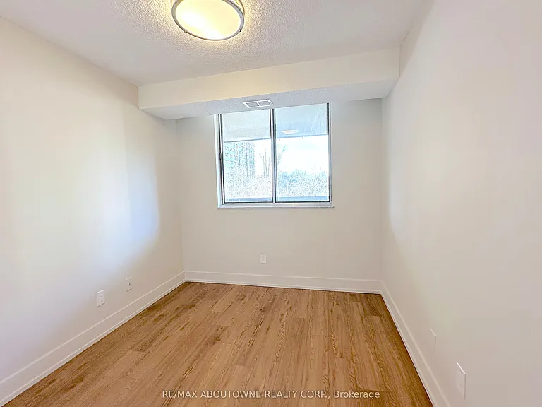 165 La Rose Ave #916 — Photo 10