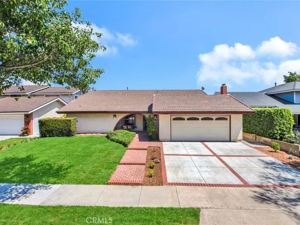 11278 Barbi Ln, Los Alamitos, CA 90720