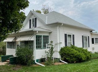 1620 10th St, Aurora, NE 68818