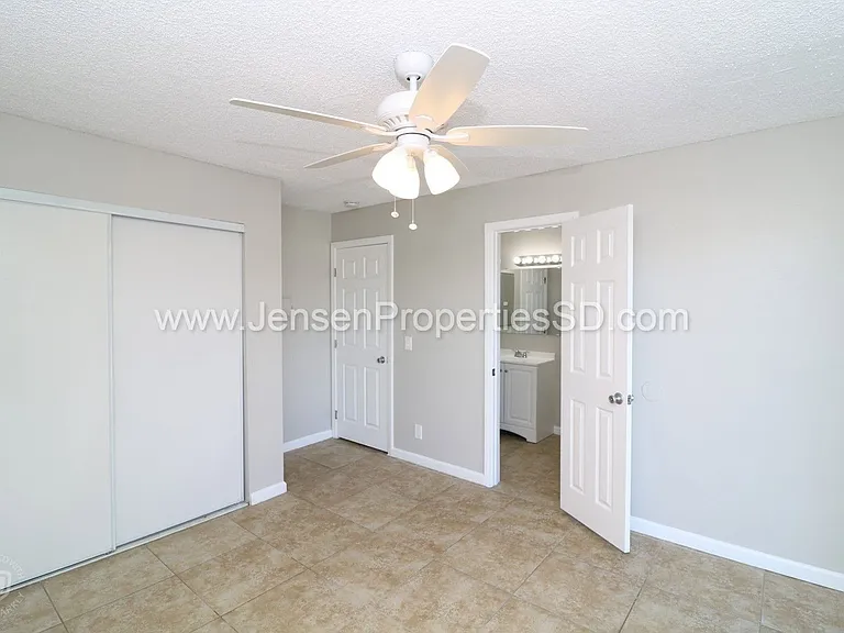 135 The Cir #B — Photo 10
