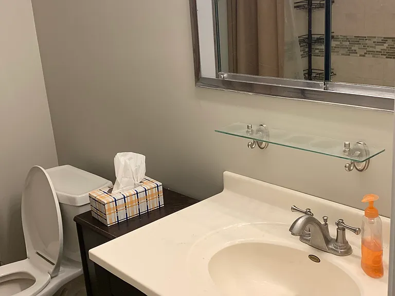 928 Windsor Dr — Photo 3