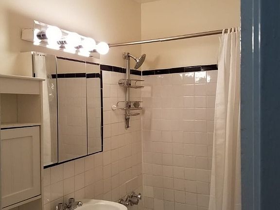 3rd image of 231 W 25th St APT 6B
