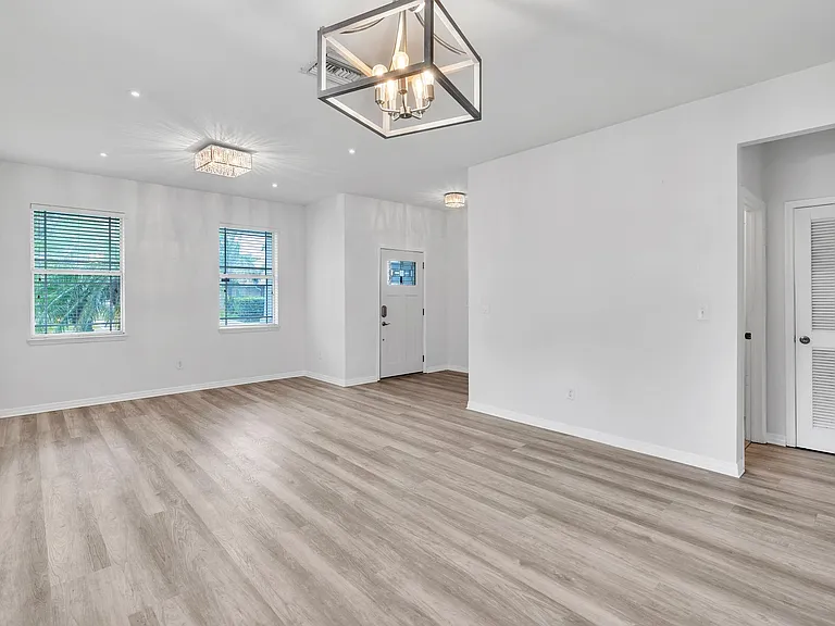 4810 Halls Mill Xing — Photo 8